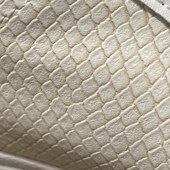 A New Day cream beige Metallic silver fashion sneakers size 8.5 - Picture 10 of 12